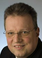 Dr. Wolfgang Arnold